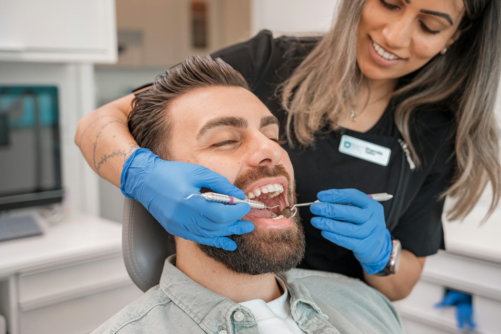 Pourquoi est-il nécessaire de voir régulièrement un dentiste ?